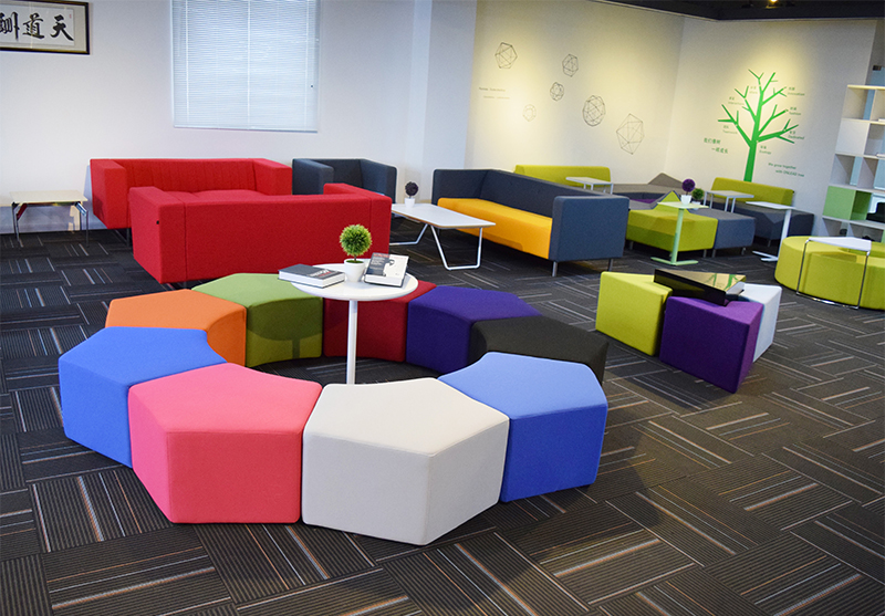 常見(jiàn)實(shí)木辦公家具有哪些款型？